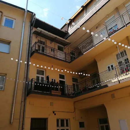 Kriston Apartment *